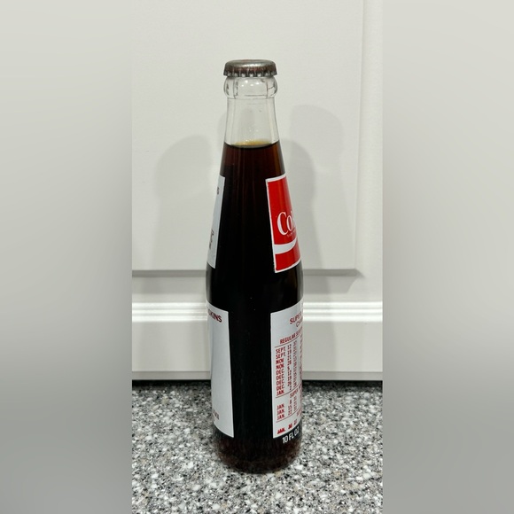 1983 Washington Redskins Unopened Super Bowl XVII 10oz COKE Bottle w/ Schedule - Picture 2 of 5